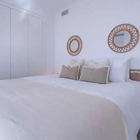 Modern Luxurious 3-bedroom With Amenities *