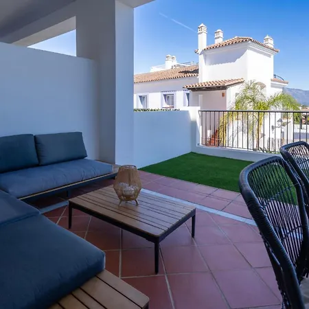 Appartamento Modern Luxurious 3-bedroom With Amenities Estepona