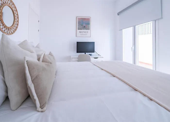 公寓 Modern Luxurious 3-bedroom With Amenities *