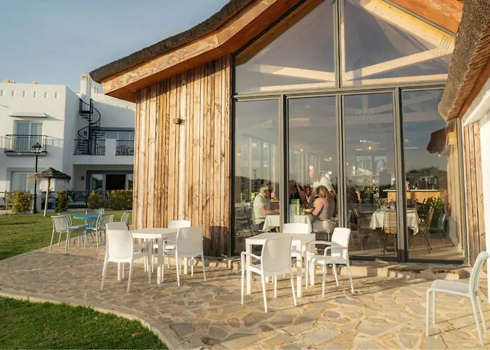 Modern Luxurious 3-bedroom With Amenities 埃斯特波纳