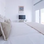 Apartmán Modern Luxurious 3-bedroom With Amenities *