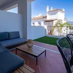 Apartmán Modern Luxurious 3-bedroom With Amenities Estepona