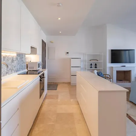 Apartmán Modern Luxurious 3-bedroom With Amenities *