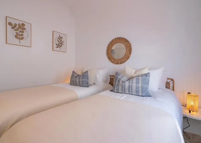 Apartment Modern Luxurious 3-bedroom With Amenities Estepona